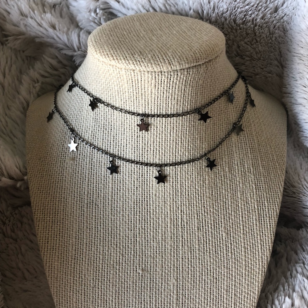 Double wrap dangly star choker necklace